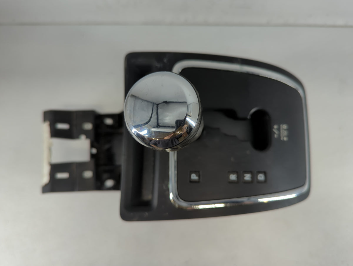 2013 Jeep Patriot Floor Console Assembly Shifter - Oemusedautoparts1.com