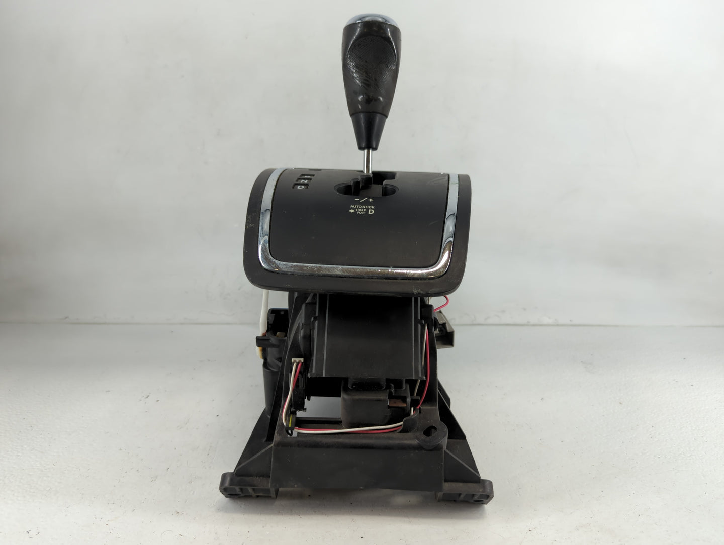 2013 Jeep Patriot Floor Console Assembly Shifter - Oemusedautoparts1.com