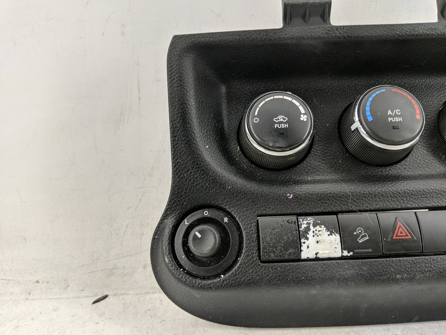 2011-2013 Jeep Wrangler Climate Control Module Temperature AC/Heater Replacement P/N:55111168AC Fits Fits 2011 2012 2013 OEM
