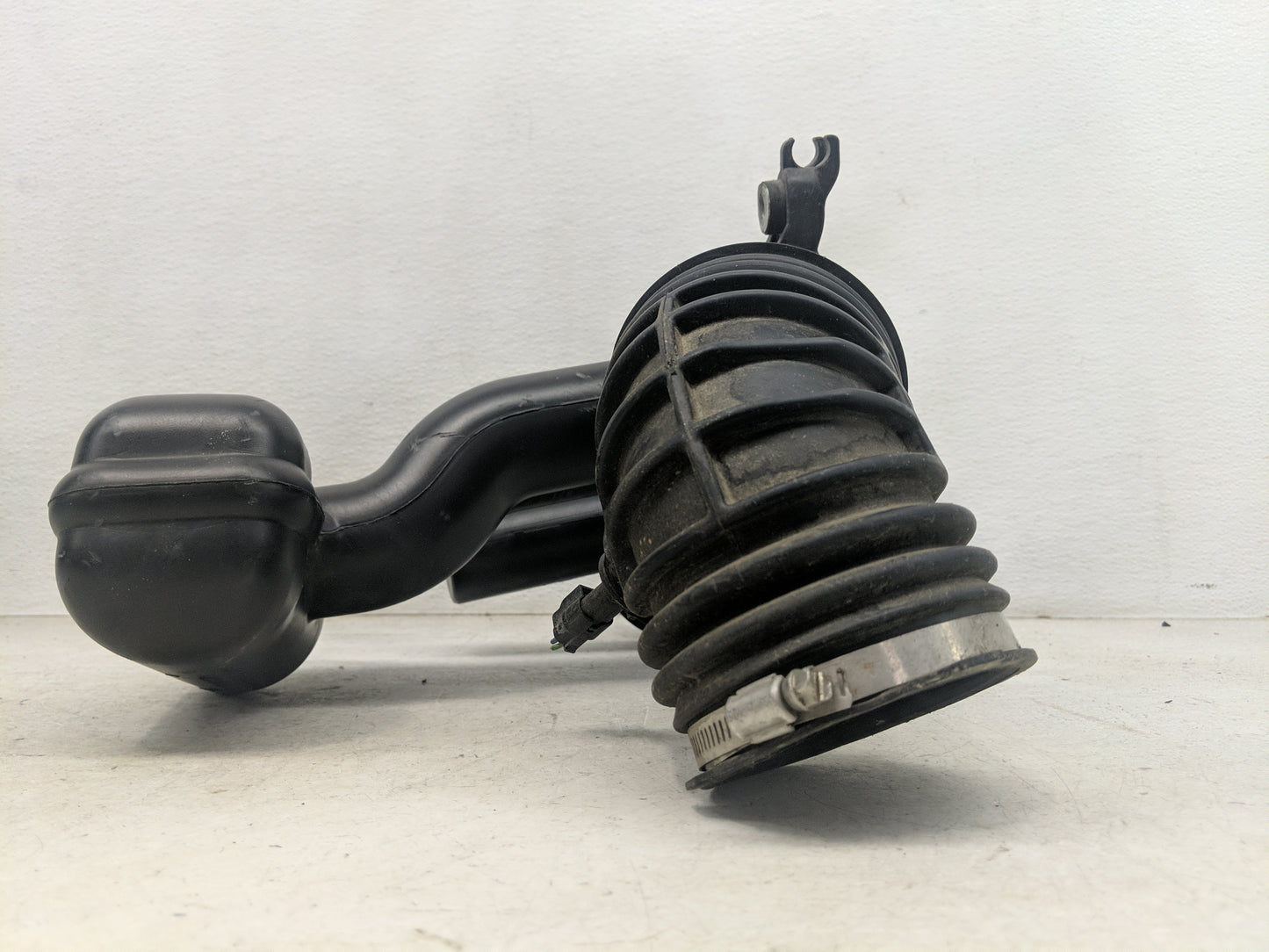 2012-2018 Jeep Wrangler Air Cleaner Intake-duct Hose Tube 1464738 - Oemusedautoparts1.com