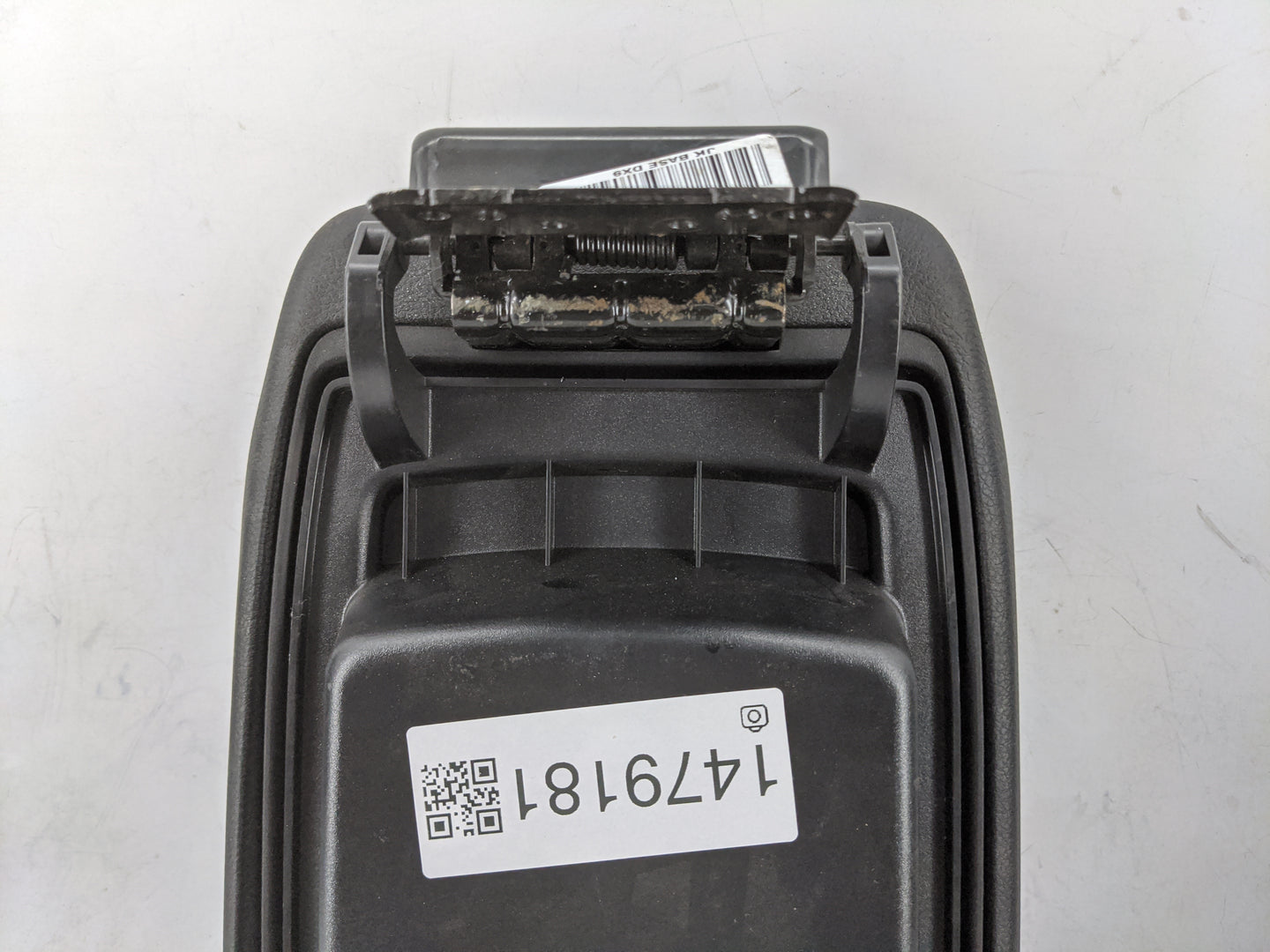 2011-2018 Jeep Wrangler Center Console Armrest Cover Lid P/N:M01001111AHX9 Fits Fits 2011 2012 2013 2014 2015 2016 2017 2018