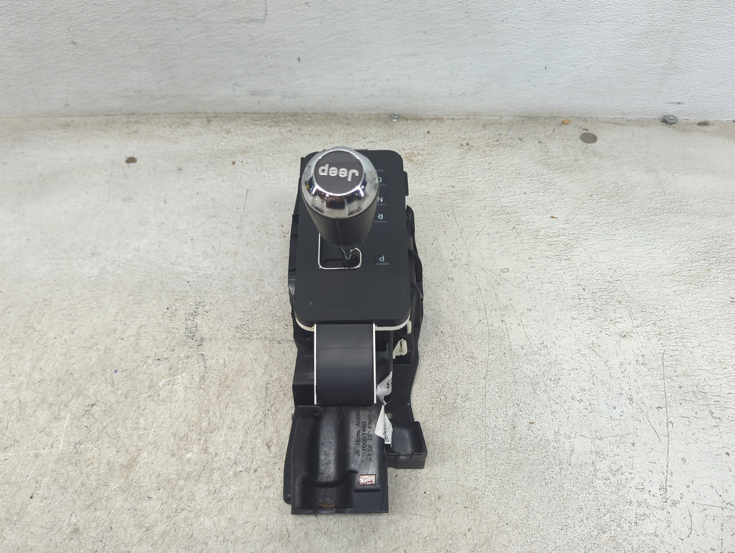 2013 Jeep Wrangler Floor Console Assembly Shifter - Oemusedautoparts1.com