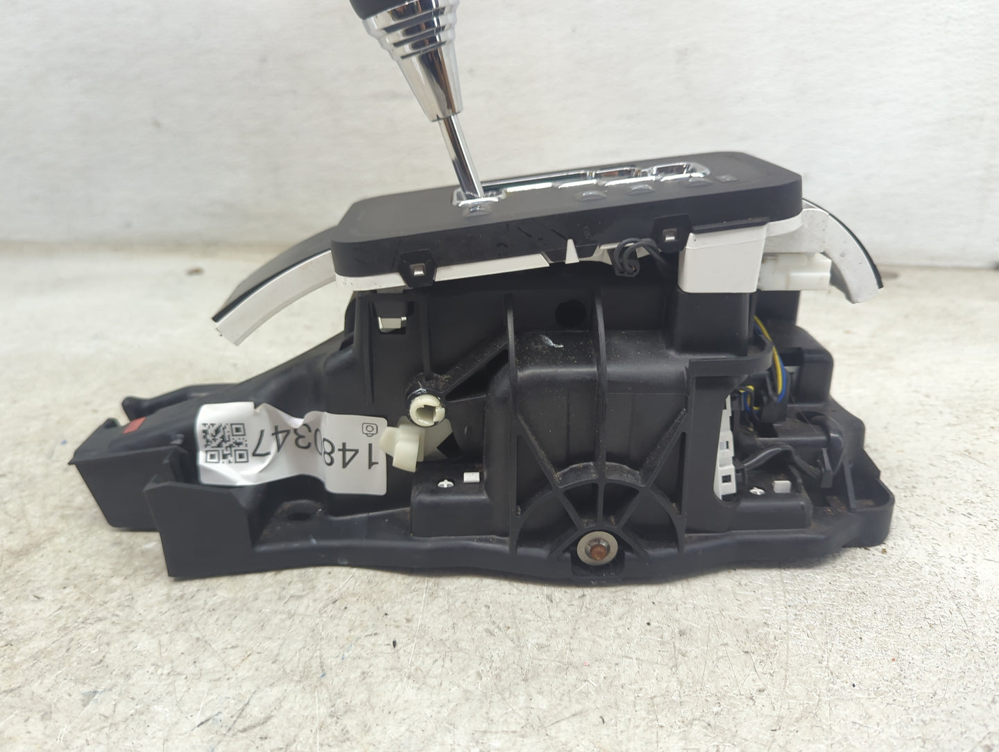 2013 Jeep Wrangler Floor Console Assembly Shifter - Oemusedautoparts1.com