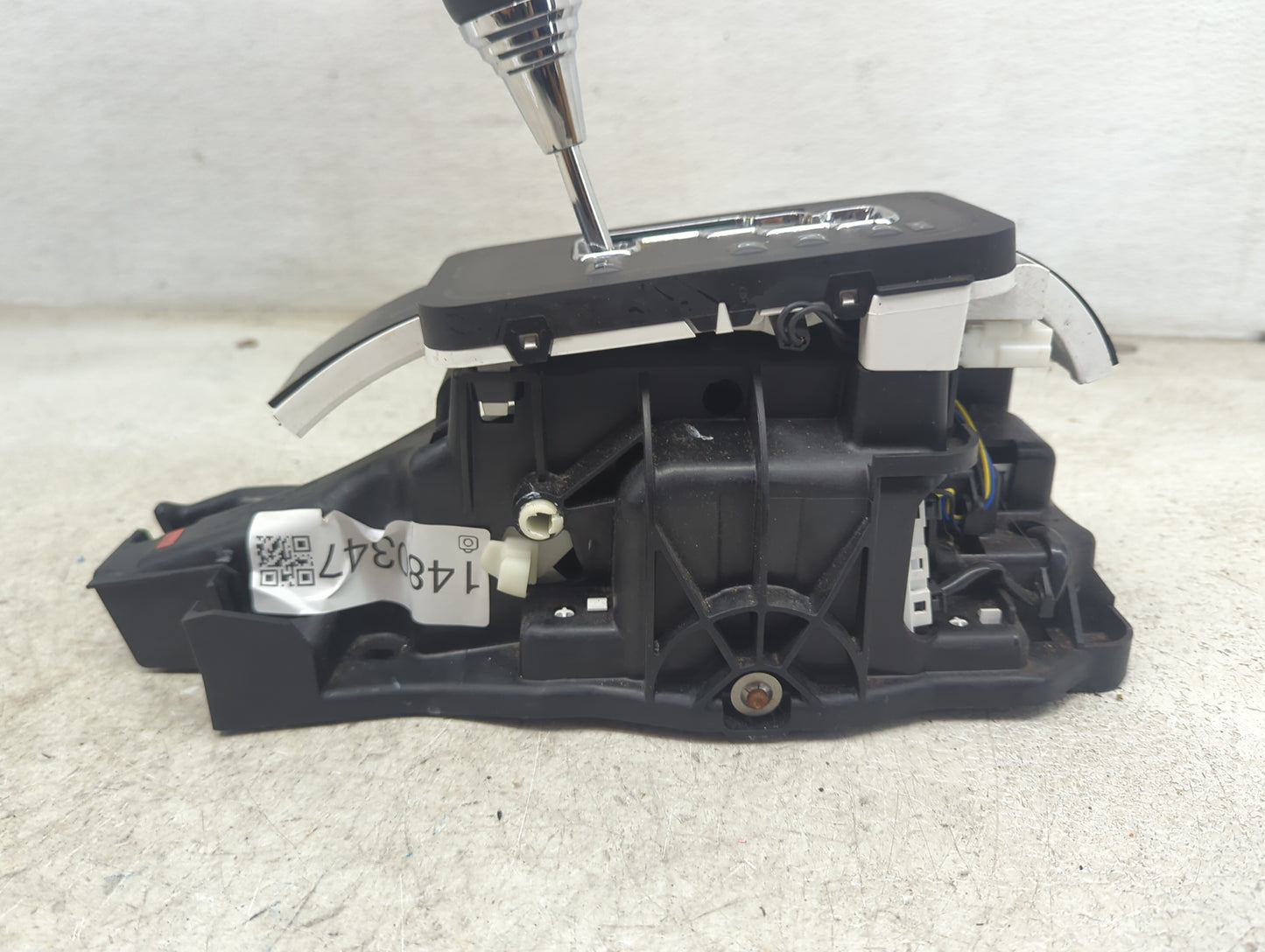 2013 Jeep Wrangler Floor Console Assembly Shifter - Oemusedautoparts1.com