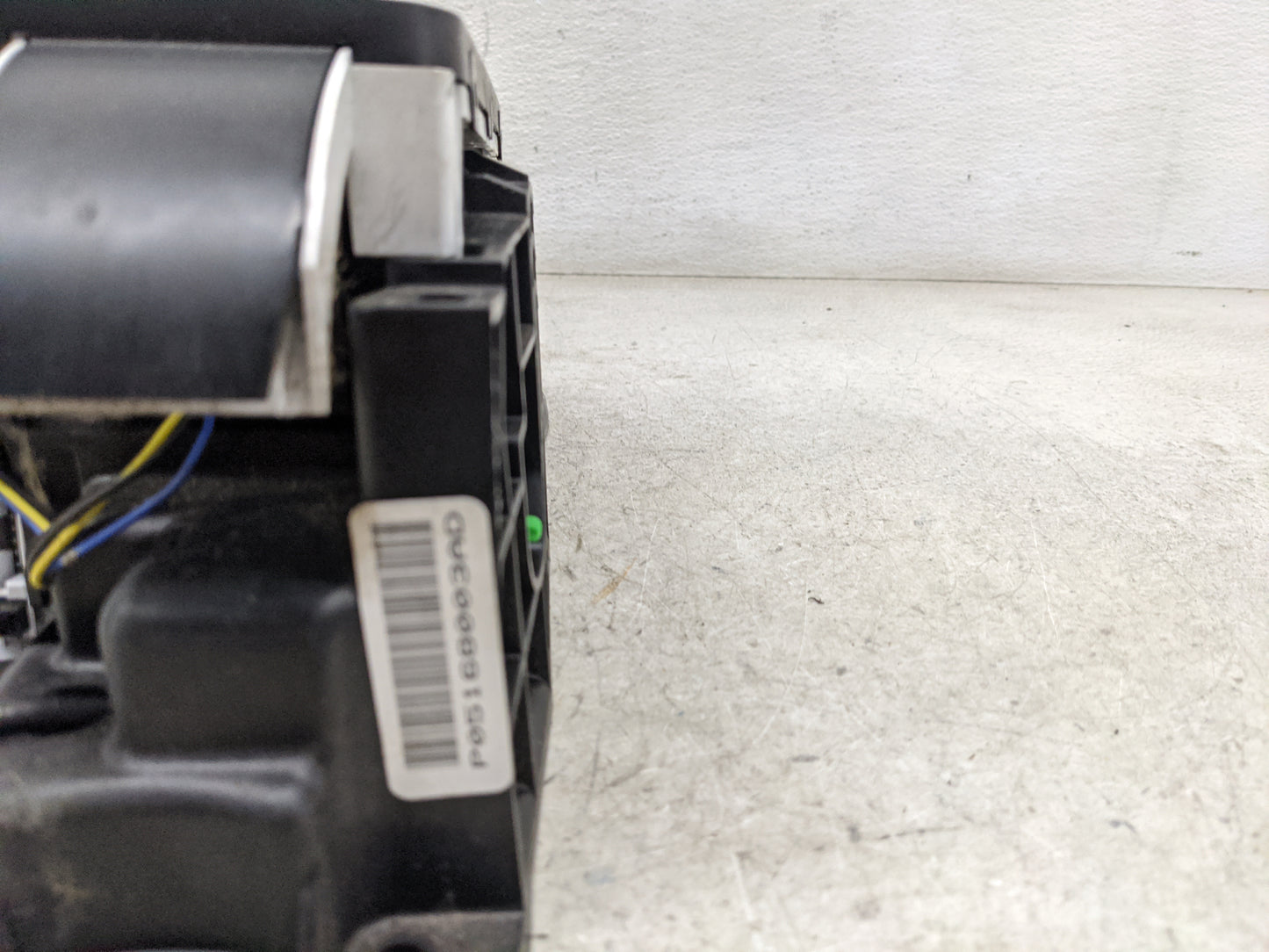 2013 Jeep Wrangler Floor Console Assembly Shifter Black - Oemusedautoparts1.com