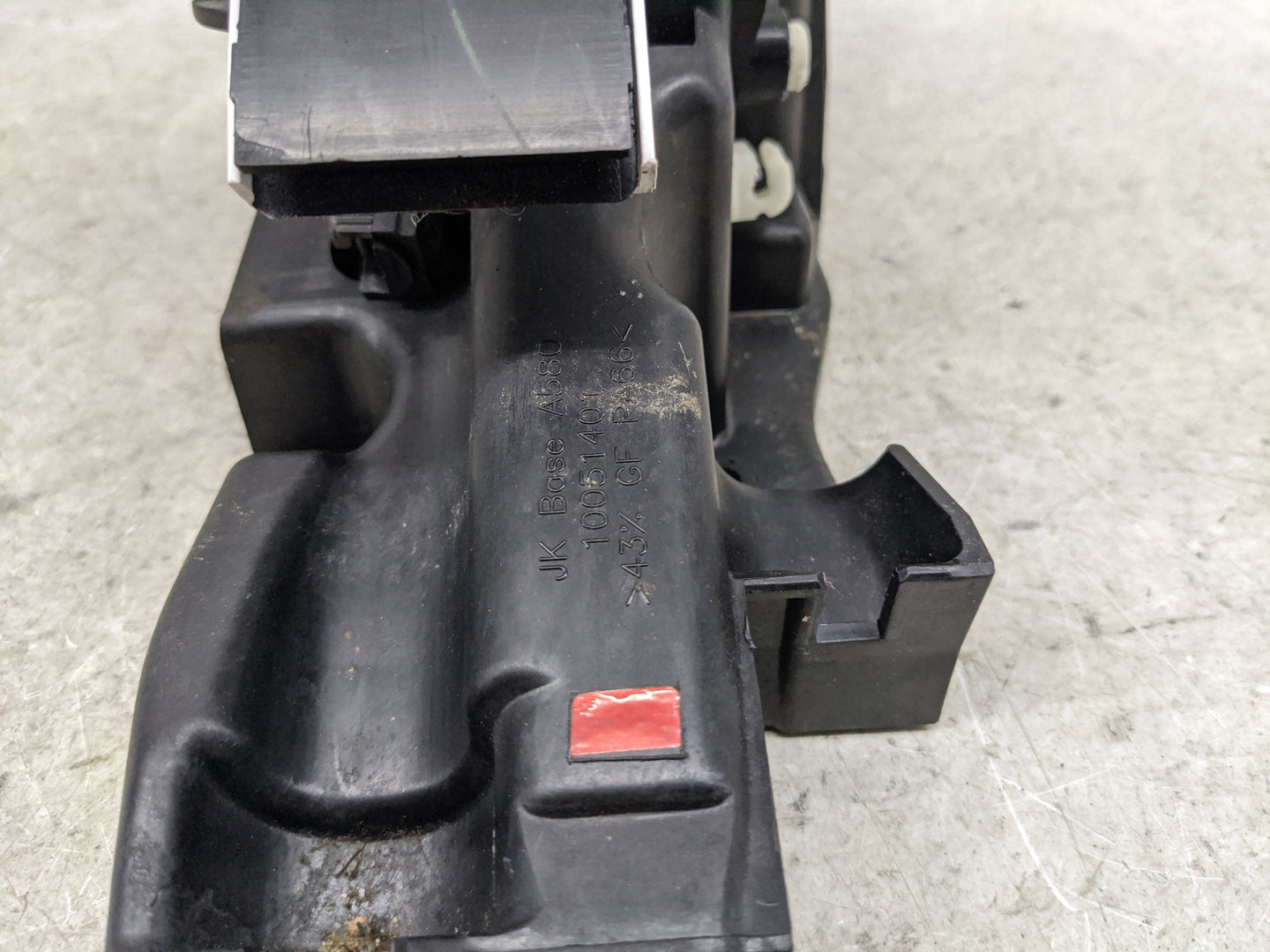 2013 Jeep Wrangler Floor Console Assembly Shifter Black - Oemusedautoparts1.com