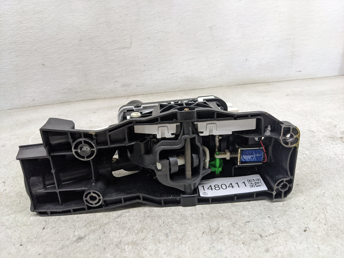 2013 Jeep Wrangler Floor Console Assembly Shifter Black - Oemusedautoparts1.com
