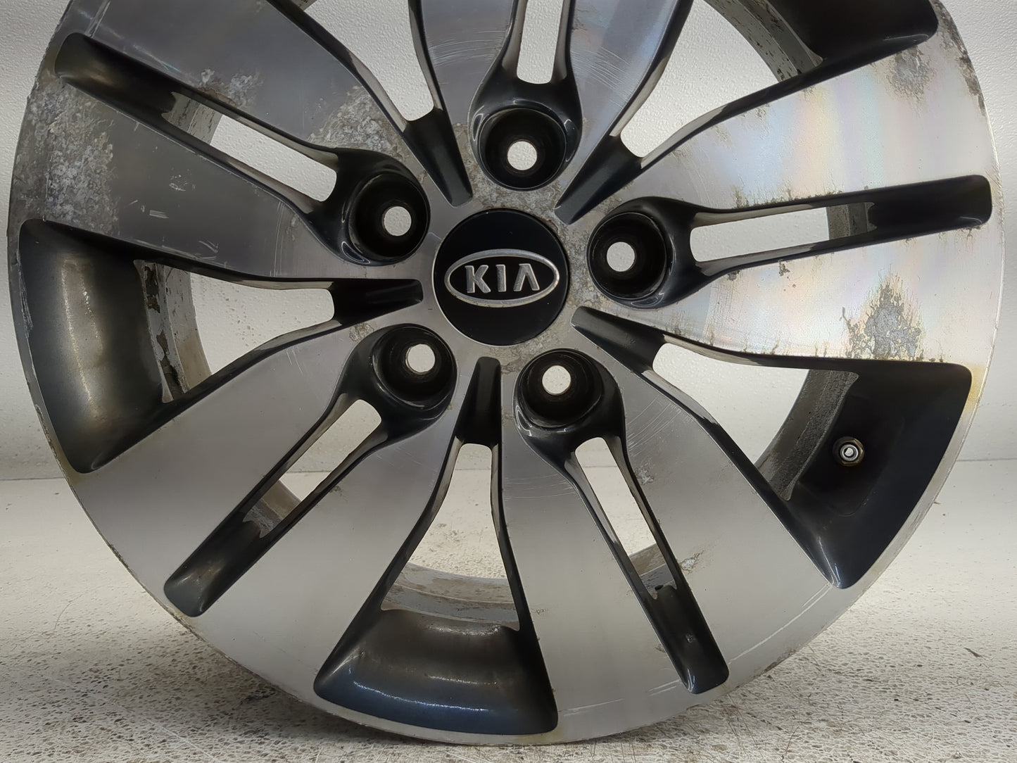 2013-2013 Kia Forte Oem Wheel Rim 1275693 - Oemusedautoparts1.com