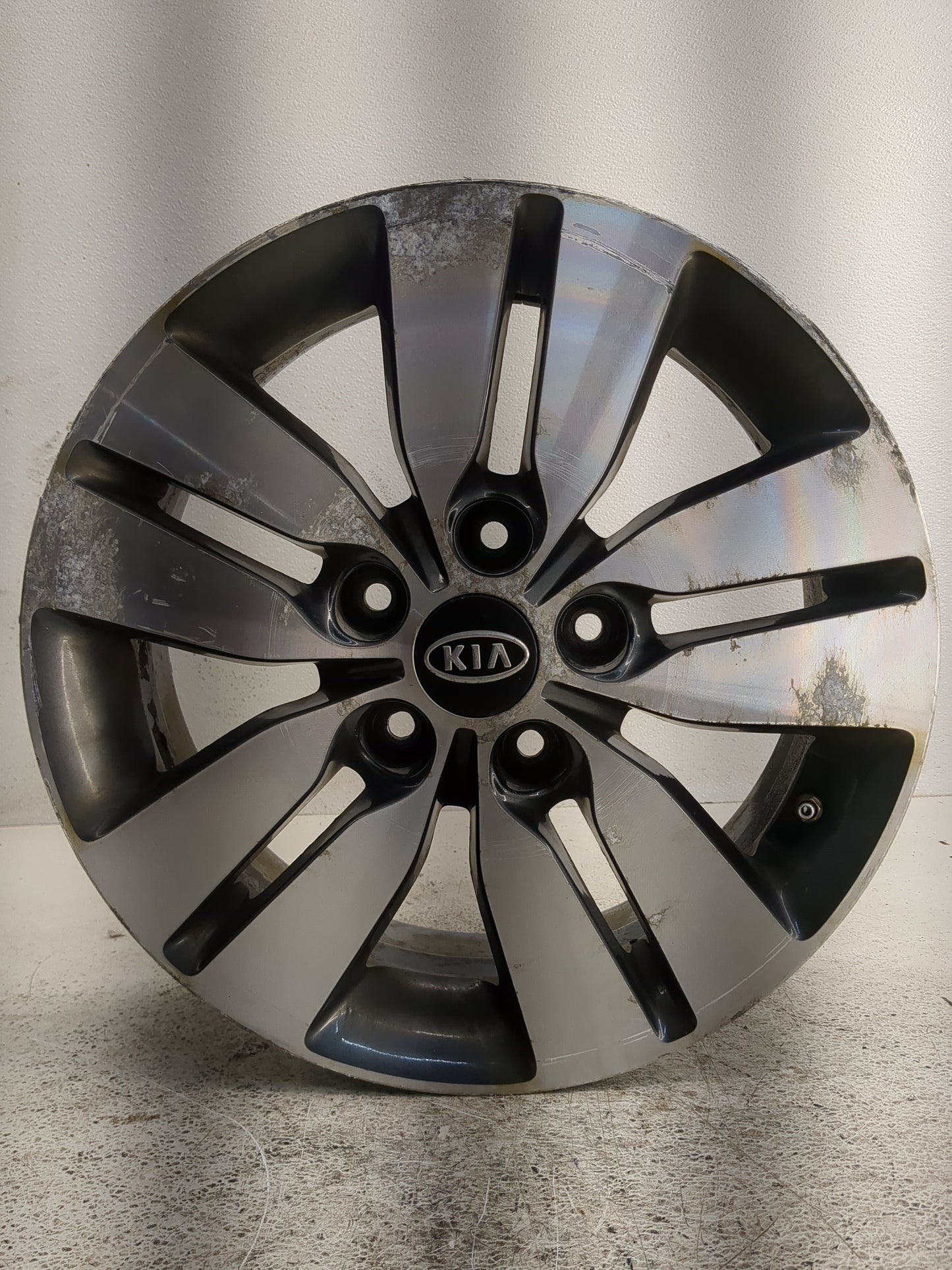 2013-2013 Kia Forte Oem Wheel Rim 1275693 - Oemusedautoparts1.com