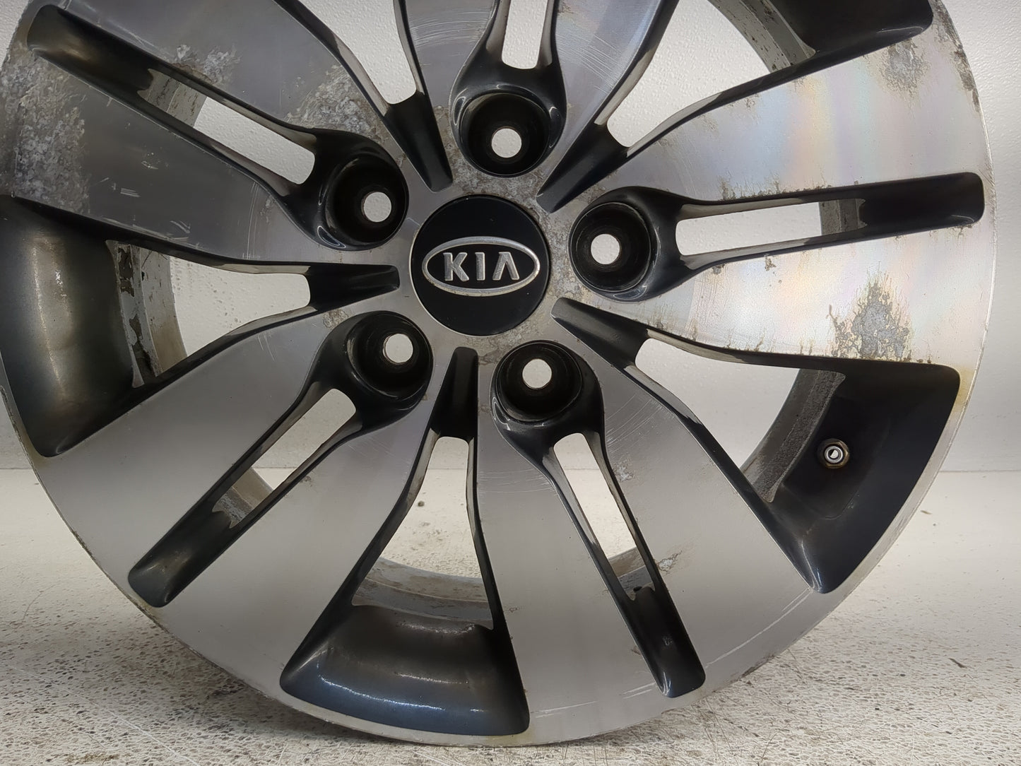 2013-2013 Kia Forte Oem Wheel Rim 1275693 - Oemusedautoparts1.com
