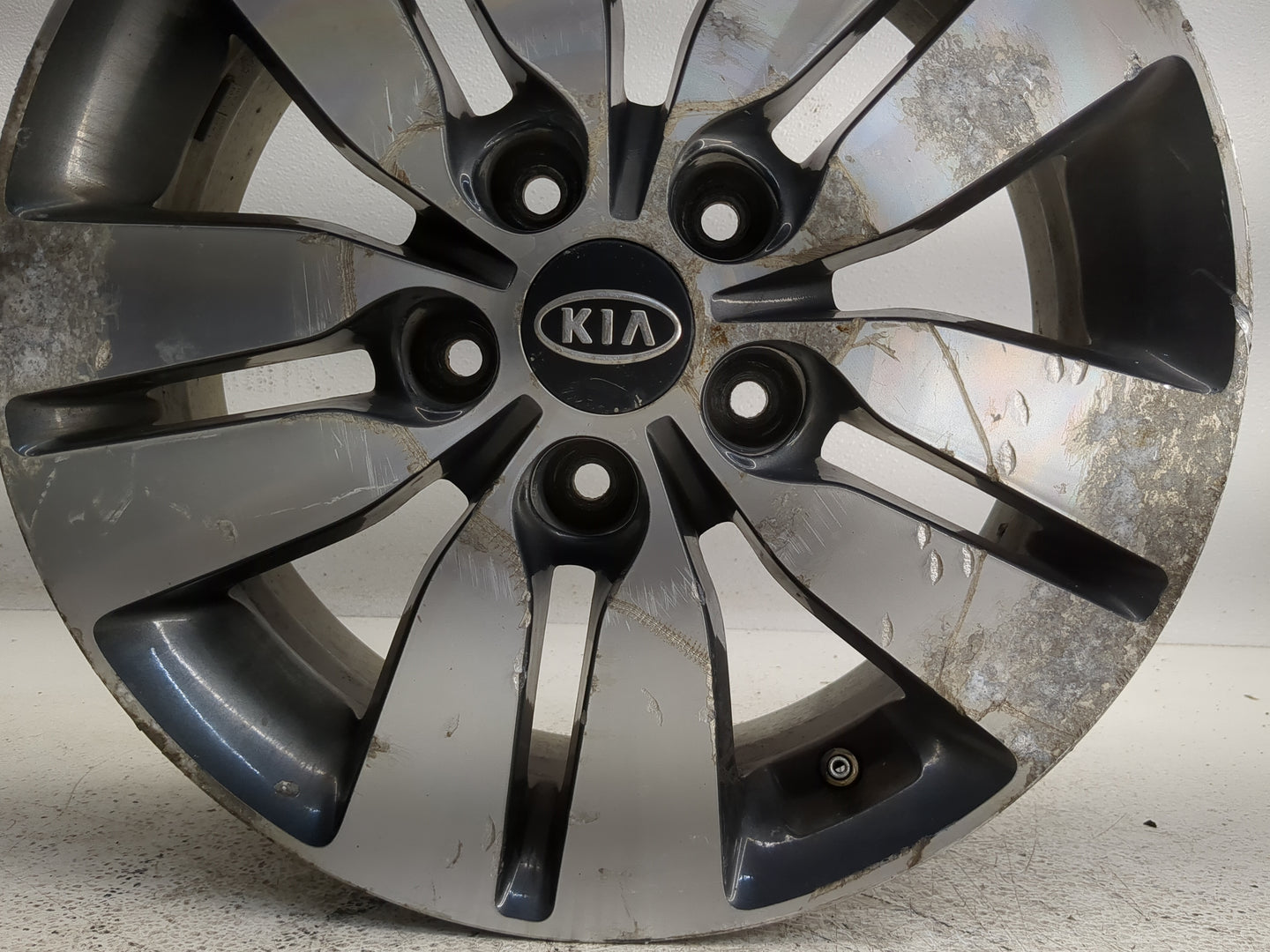 2013-2013 Kia Forte Oem Wheel Rim 1275697 - Oemusedautoparts1.com