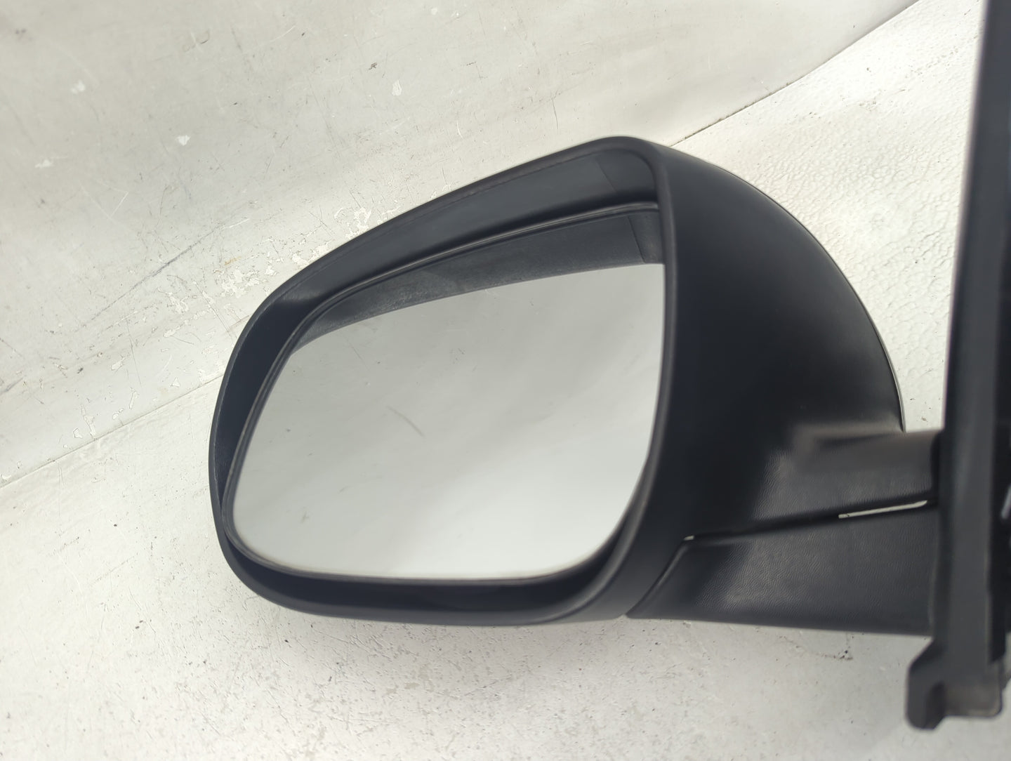 2013 Kia Forte Driver Side View Mirror - Left Door Mirror OEM Used - Oemusedautoparts1.com