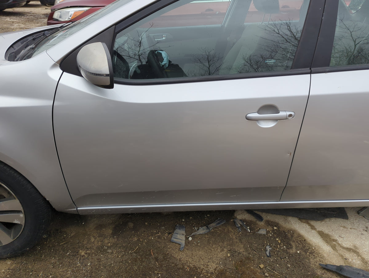 2010-2013 Kia Forte Driver Front Door Oem 1308792 - Oemusedautoparts1.com