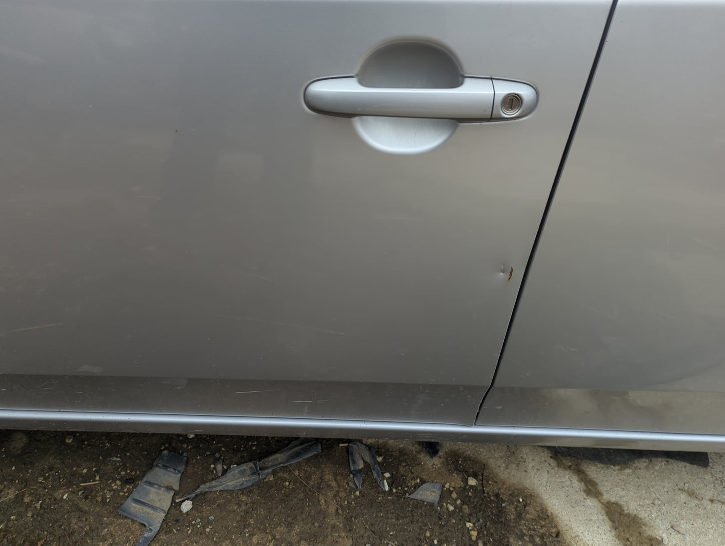 2010-2013 Kia Forte Driver Front Door Oem 1308792 - Oemusedautoparts1.com