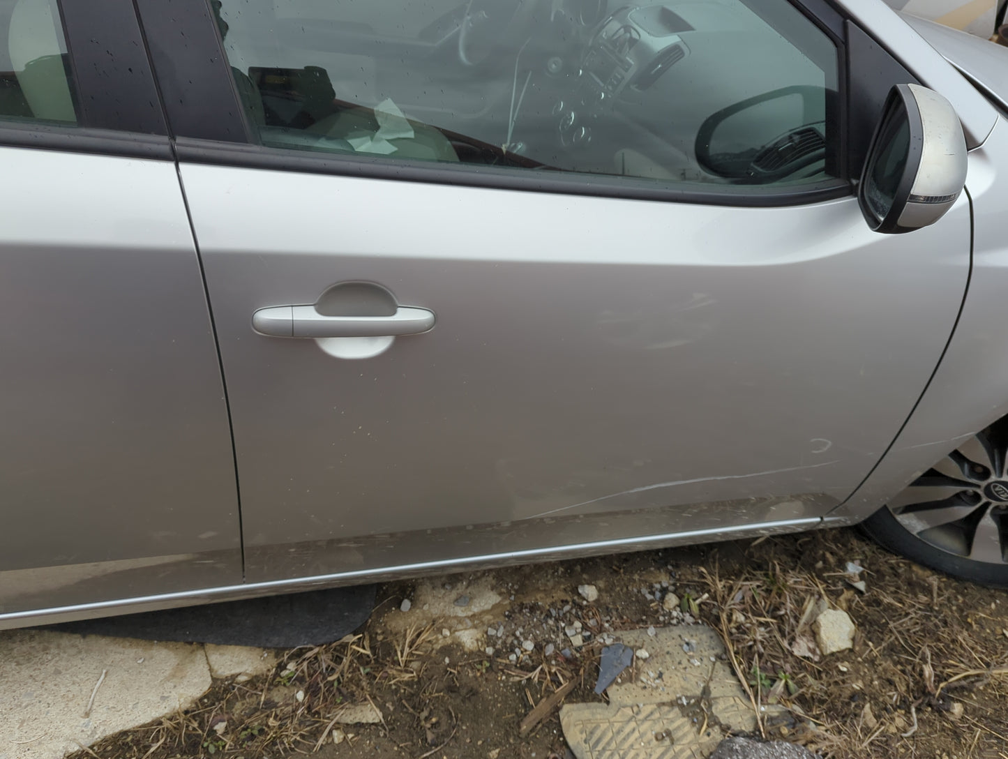 2010-2013 Kia Forte Passenger Front Door Oem 1308923 - Oemusedautoparts1.com