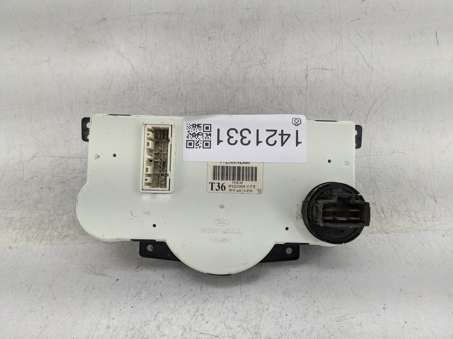 2010-2013 Kia Forte Climate Control Module Temperature AC/Heater Replacement P/N:97250-1M360 Fits Fits 2010 2011 2012 2013 O