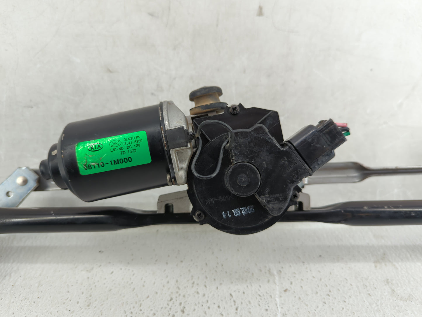 2010-2013 Kia Forte Front Windshield Wiper Motor P/N:98110-1M000 Fits Fits 2010 2011 2012 2013 OEM Used Auto Parts - Oemused