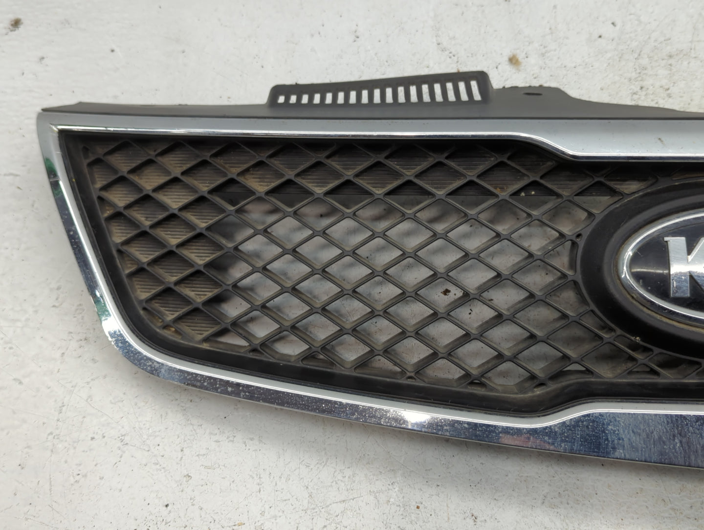 Kia Forte Front Grille Bumper Not Included - Oemusedautoparts1.com