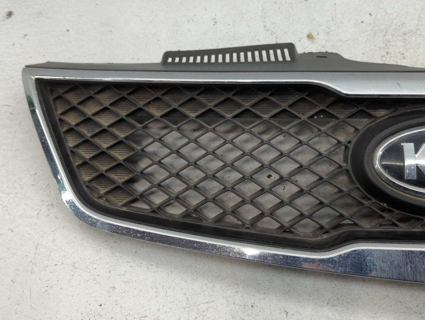 Kia Forte Front Grille Bumper Not Included - Oemusedautoparts1.com