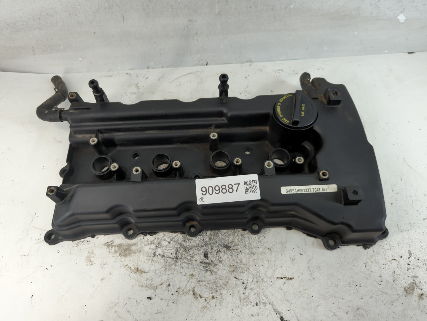 2013 Kia Forte Driver Left Cylinder Head Valve Cover P/N:T04T A/T g4keah061337 Fits OEM Used Auto Parts - Oemusedautoparts1.
