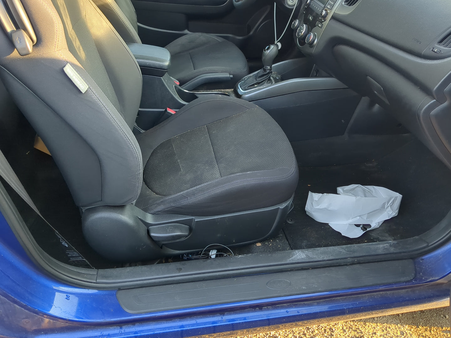 2010-2013 Kia Forte Koup Passenger Front Seat Oem 1175215 - Oemusedautoparts1.com