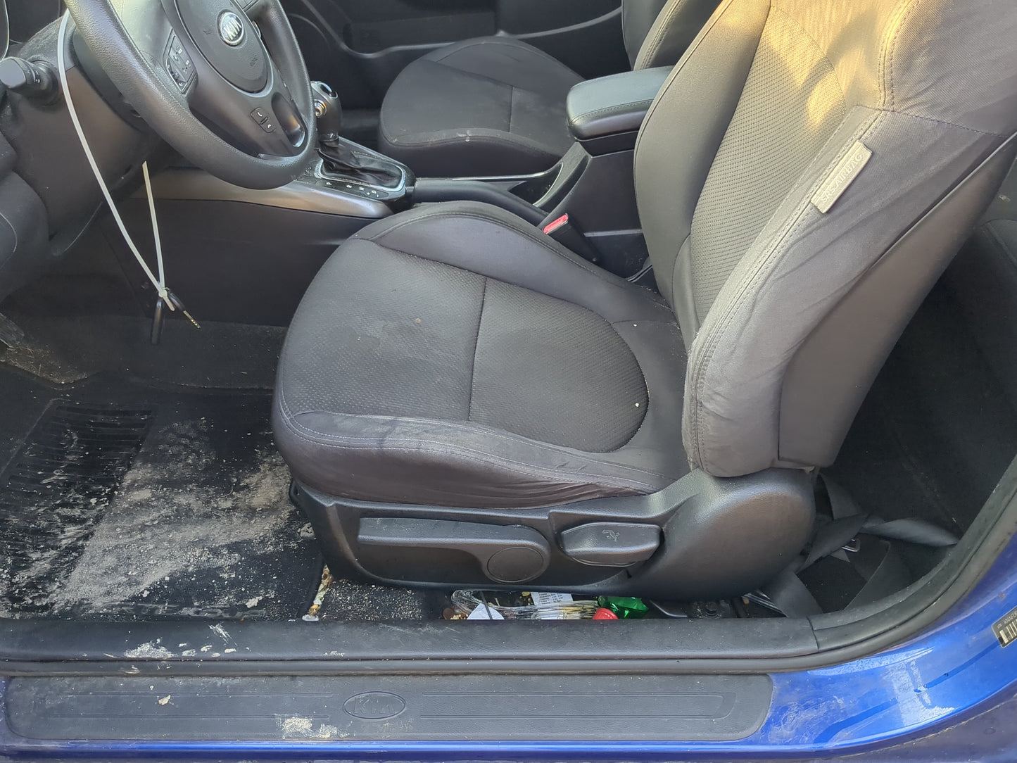 2010-2013 Kia Forte Koup Driver Front Seat Oem 1175247 - Oemusedautoparts1.com