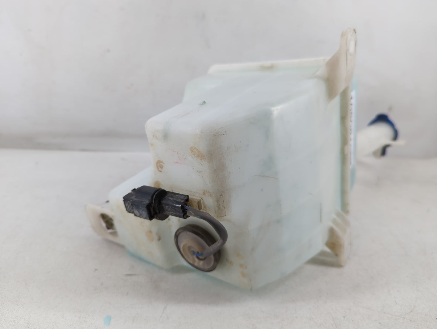 2011-2015 Kia Optima Windshield Washer Fluid Reservoir Bottle Oem - Oemusedautoparts1.com