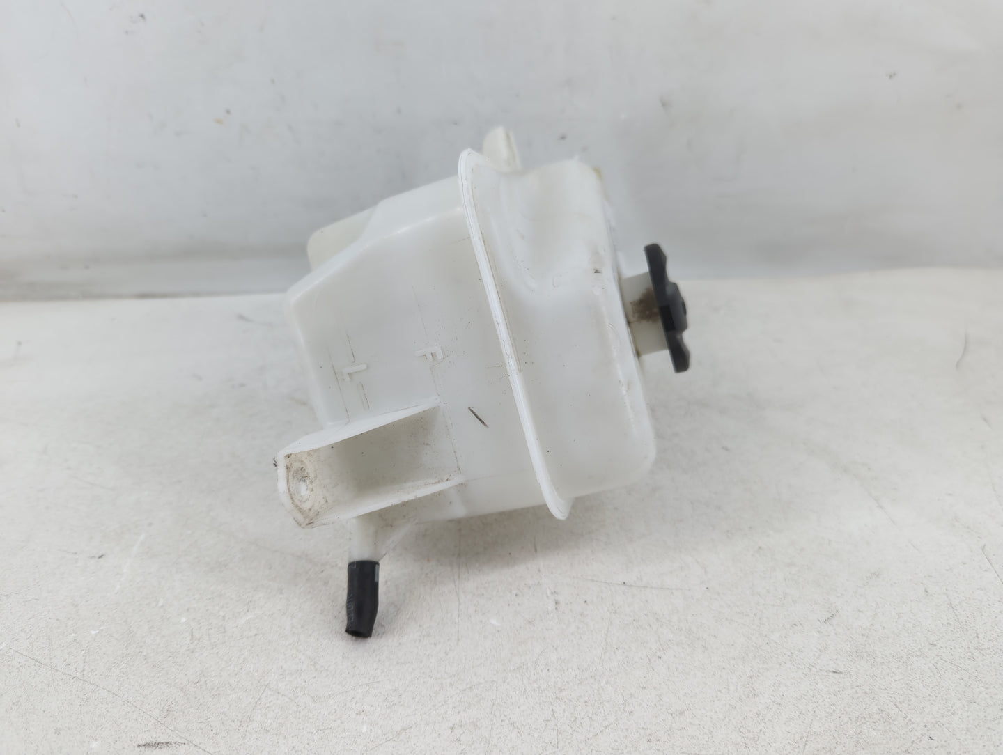 2011-2015 Kia Optima Windshield Washer Fluid Reservoir Bottle Oem - Oemusedautoparts1.com