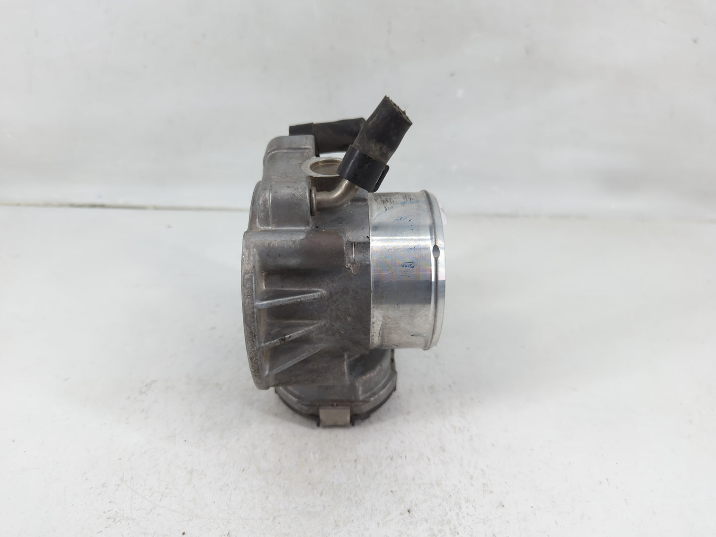 2011-2015 Kia Optima Throttle Body P/N:35100-2G700 Fits Fits 2011 2012 2013 2014 2015 2016 OEM Used Auto Parts - Oemusedauto