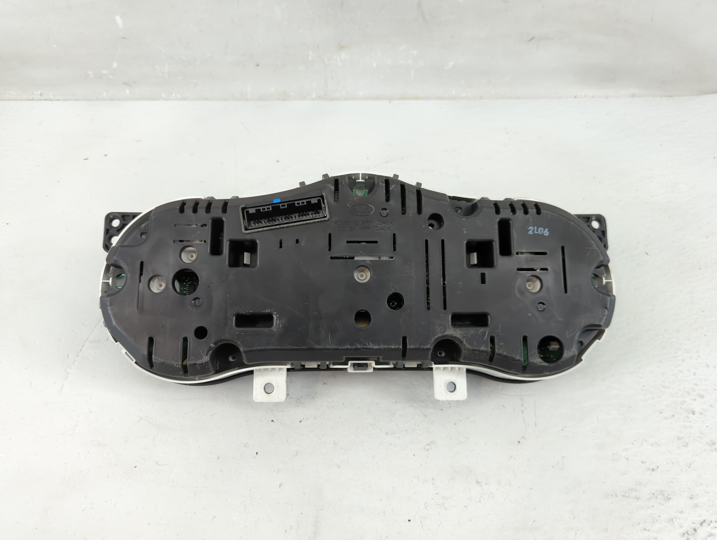 2012-2013 Kia Optima Instrument Cluster Speedometer Gauges P/N:94001-2T323 Fits Fits 2012 2013 OEM Used Auto Parts - Oemused