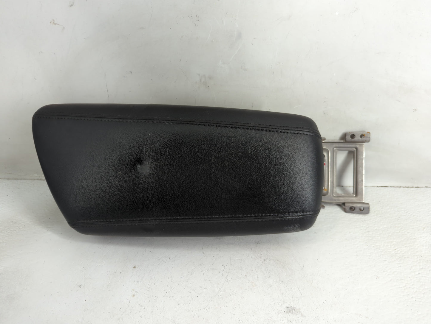 2013 Kia Optima Center Console Armrest Cover Lid Fits OEM Used Auto Parts - Oemusedautoparts1.com