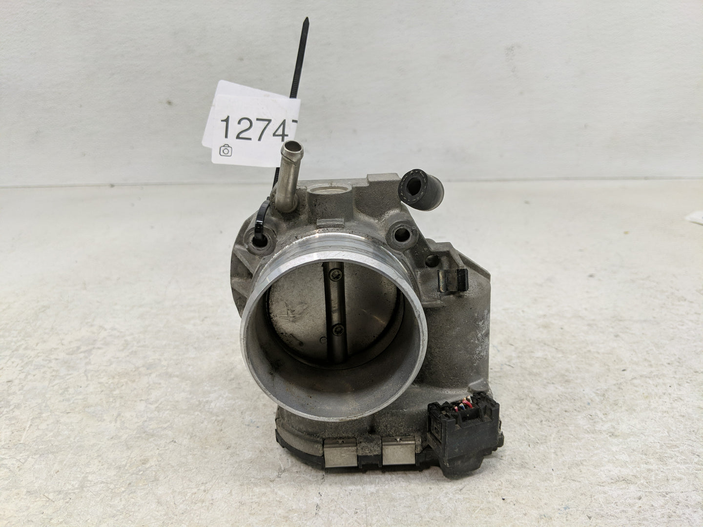 2011-2015 Kia Optima Throttle Body P/N:35100-2E000 Fits Fits 2011 2012 2013 2014 2015 2016 OEM Used Auto Parts - Oemusedauto