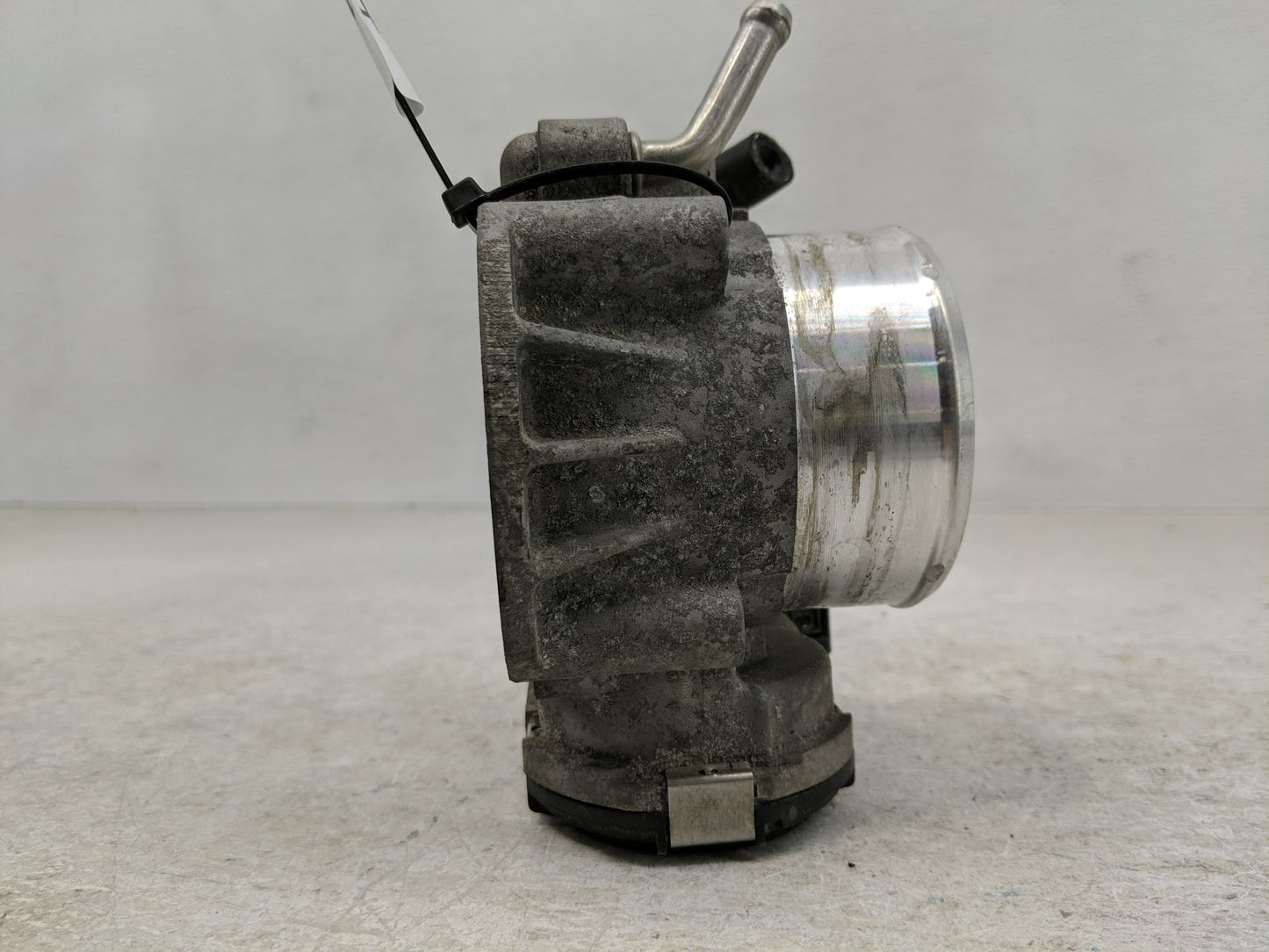 2011-2015 Kia Optima Throttle Body P/N:35100-2E000 Fits Fits 2011 2012 2013 2014 2015 2016 OEM Used Auto Parts - Oemusedauto