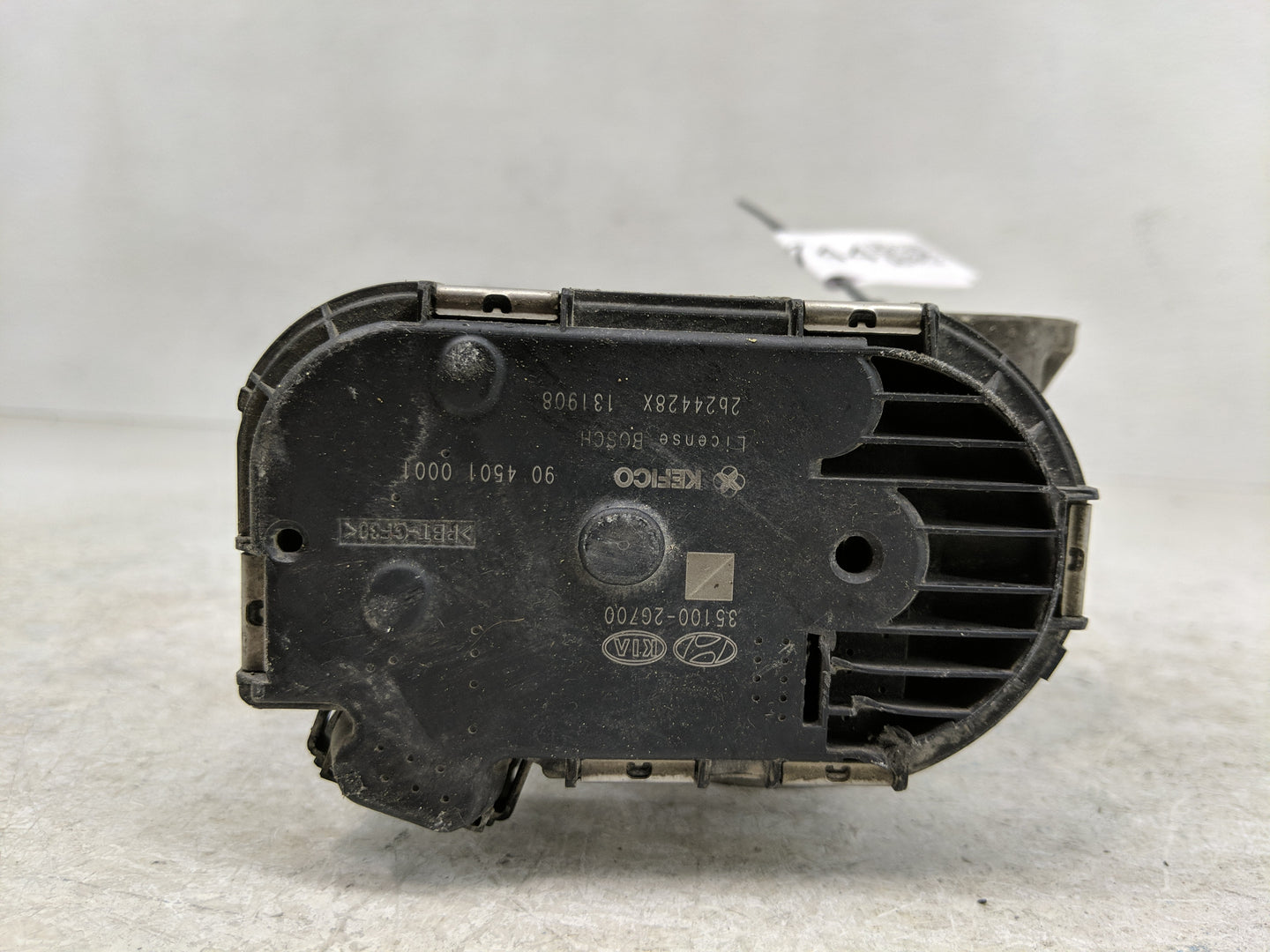 2011-2015 Kia Optima Throttle Body P/N:35100-2E000 Fits Fits 2011 2012 2013 2014 2015 2016 OEM Used Auto Parts - Oemusedauto