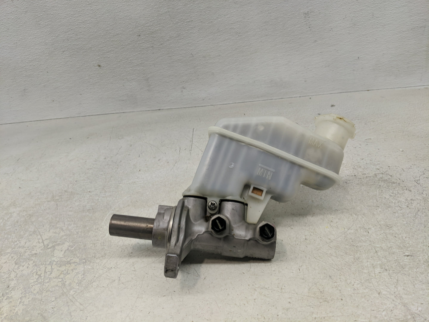 2011-2015 Kia Optima Brake Master Cylinder 1312060 - Oemusedautoparts1.com