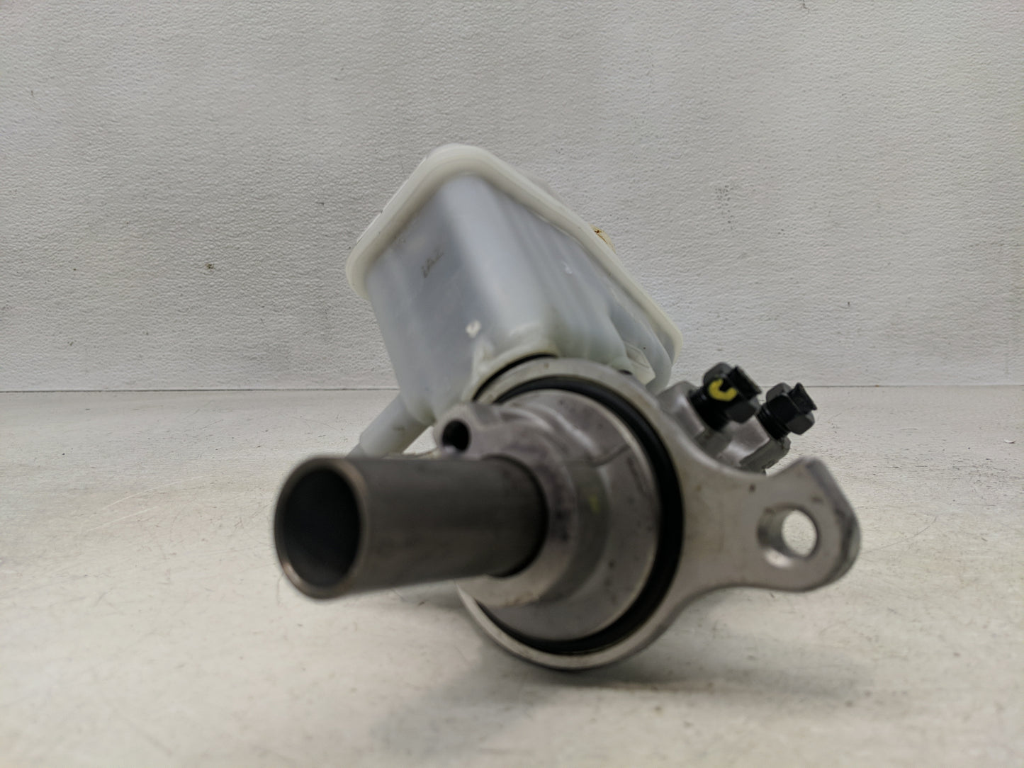 2011-2015 Kia Optima Brake Master Cylinder 1312060 - Oemusedautoparts1.com
