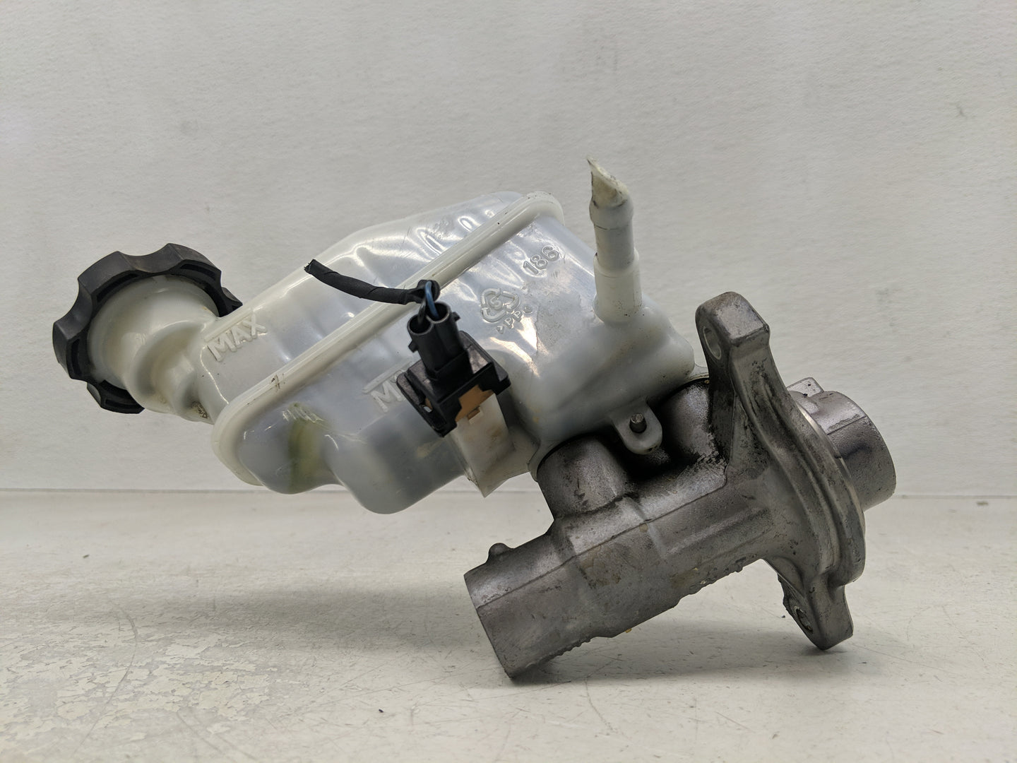 2011-2015 Kia Optima Brake Master Cylinder - Oemusedautoparts1.com