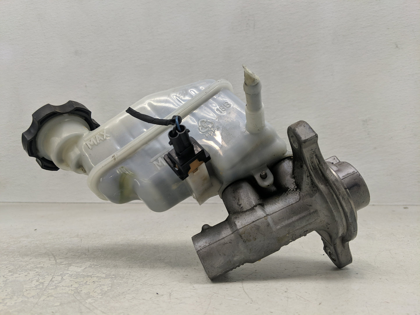 2011-2015 Kia Optima Brake Master Cylinder - Oemusedautoparts1.com