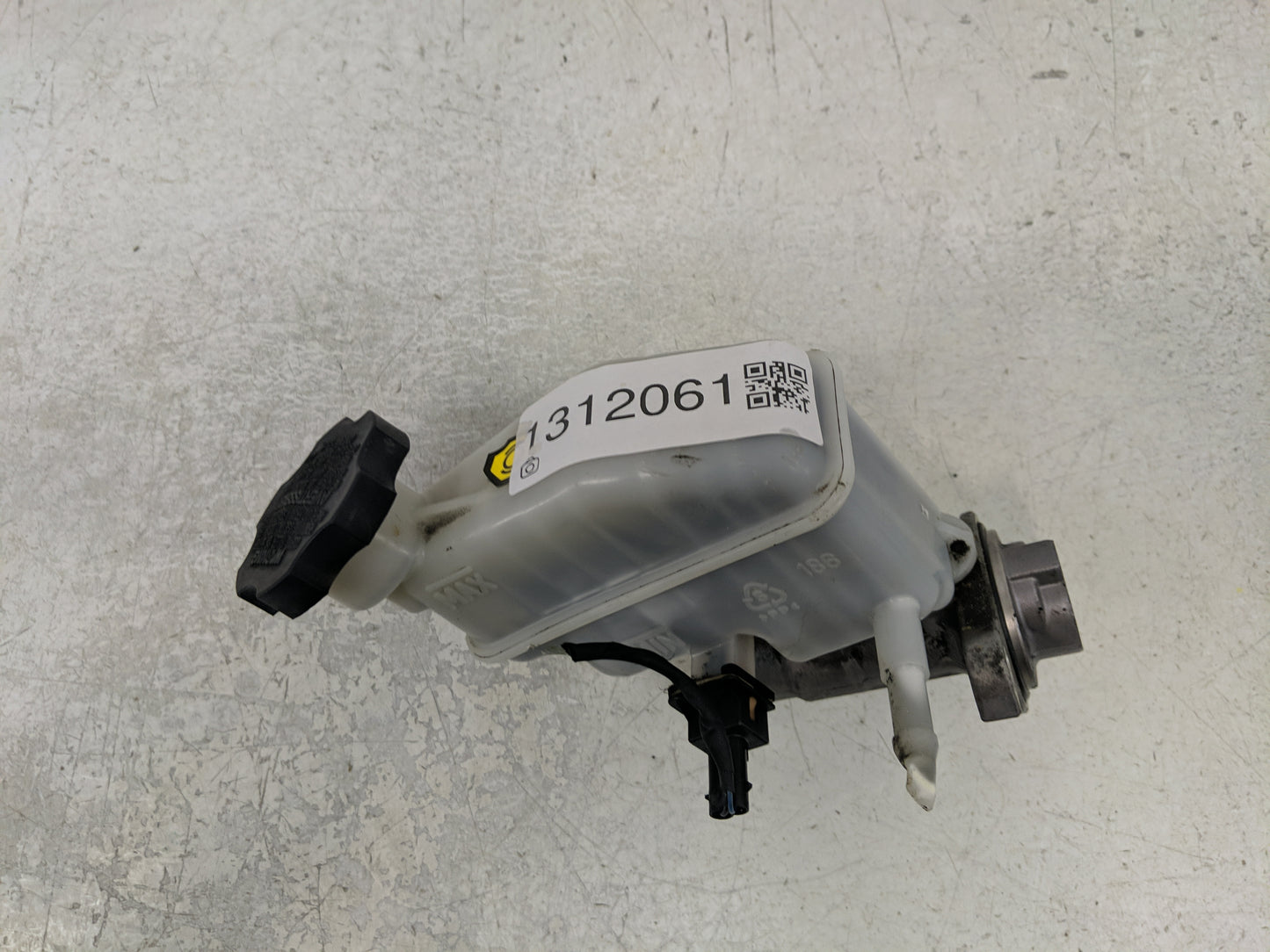 2011-2015 Kia Optima Brake Master Cylinder - Oemusedautoparts1.com