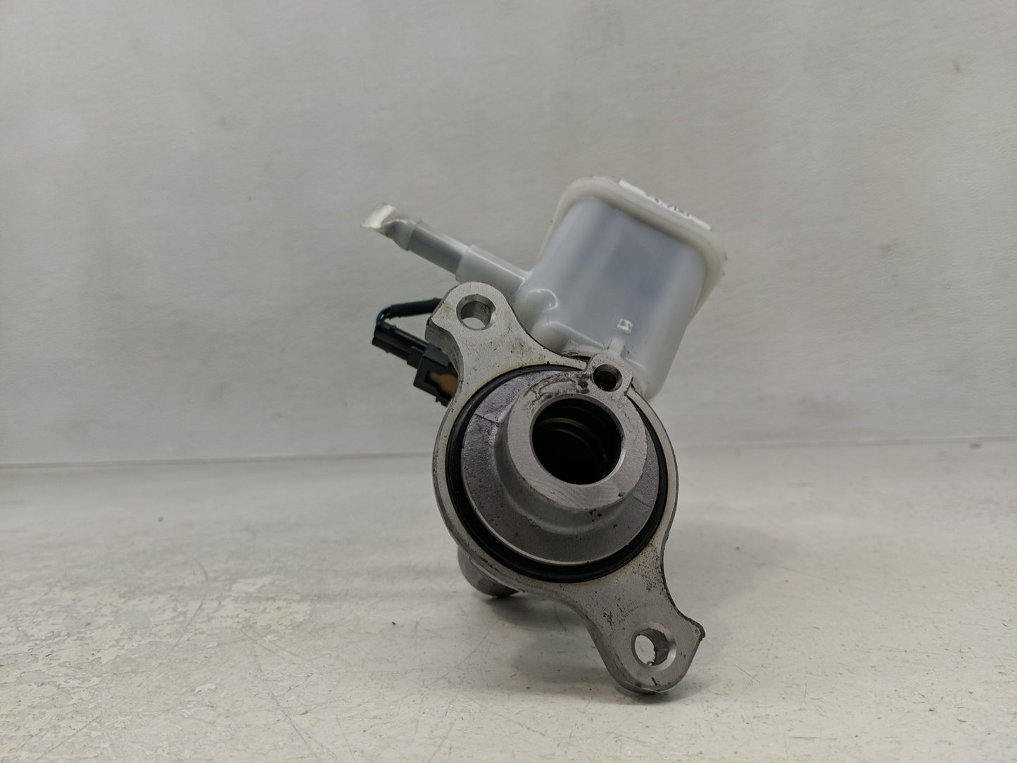 2011-2015 Kia Optima Brake Master Cylinder - Oemusedautoparts1.com