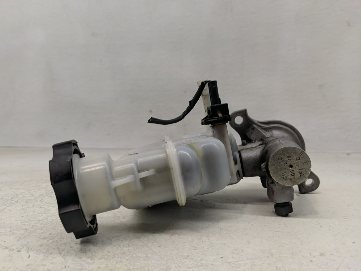 2011-2015 Kia Optima Brake Master Cylinder - Oemusedautoparts1.com