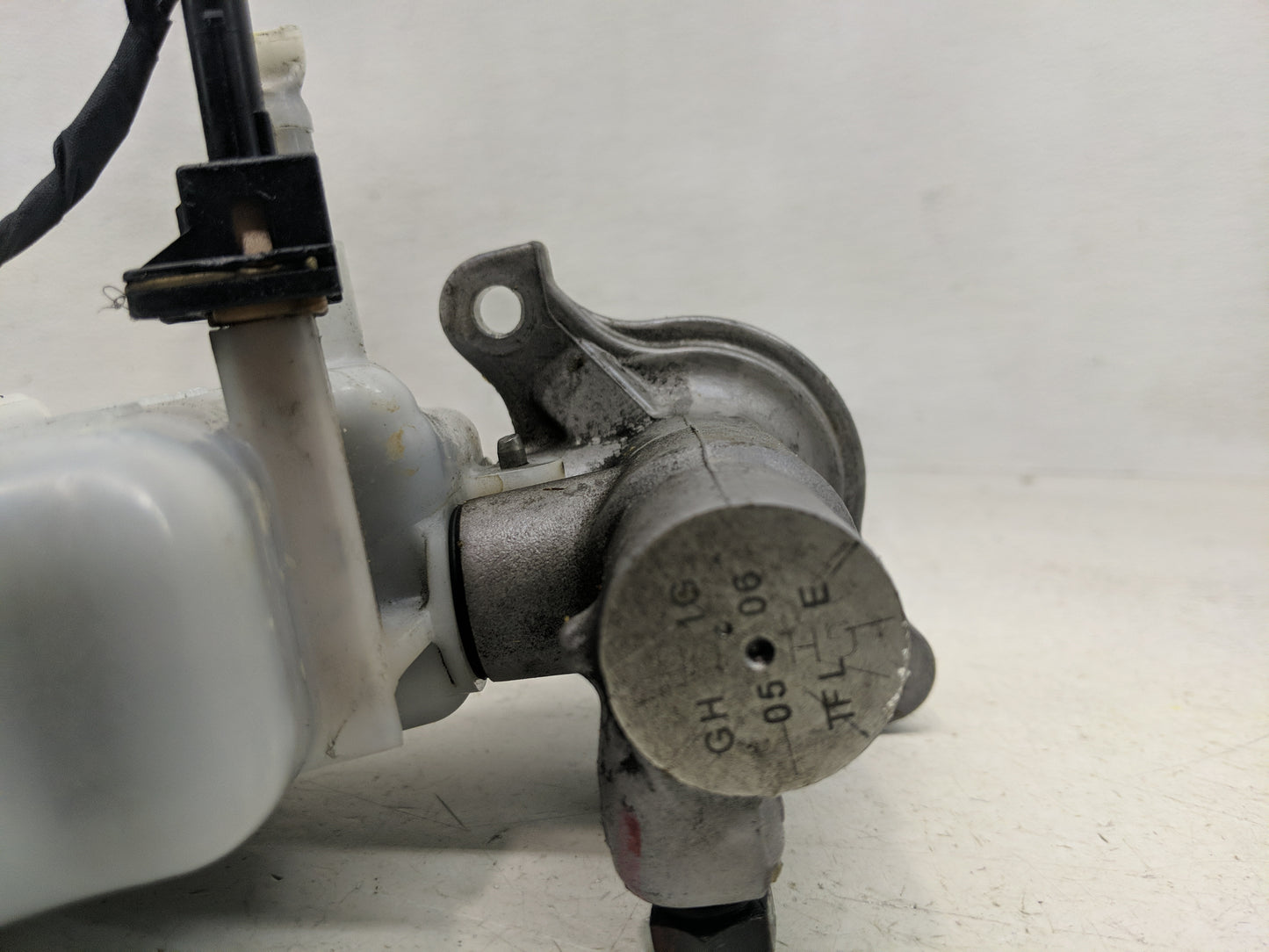 2011-2015 Kia Optima Brake Master Cylinder - Oemusedautoparts1.com