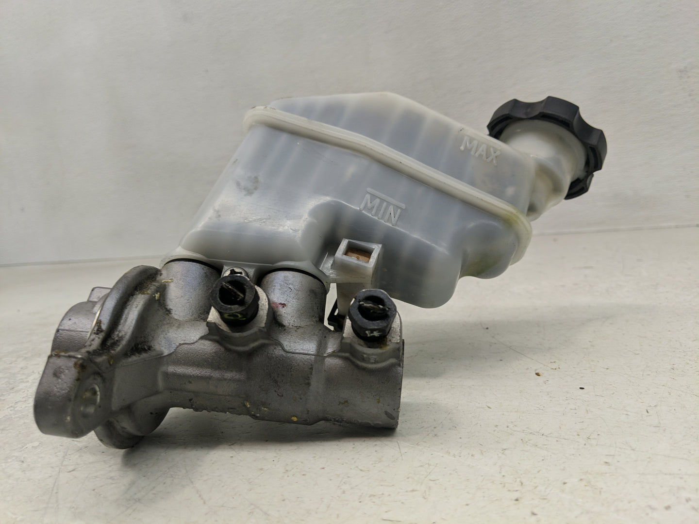 2011-2015 Kia Optima Brake Master Cylinder - Oemusedautoparts1.com