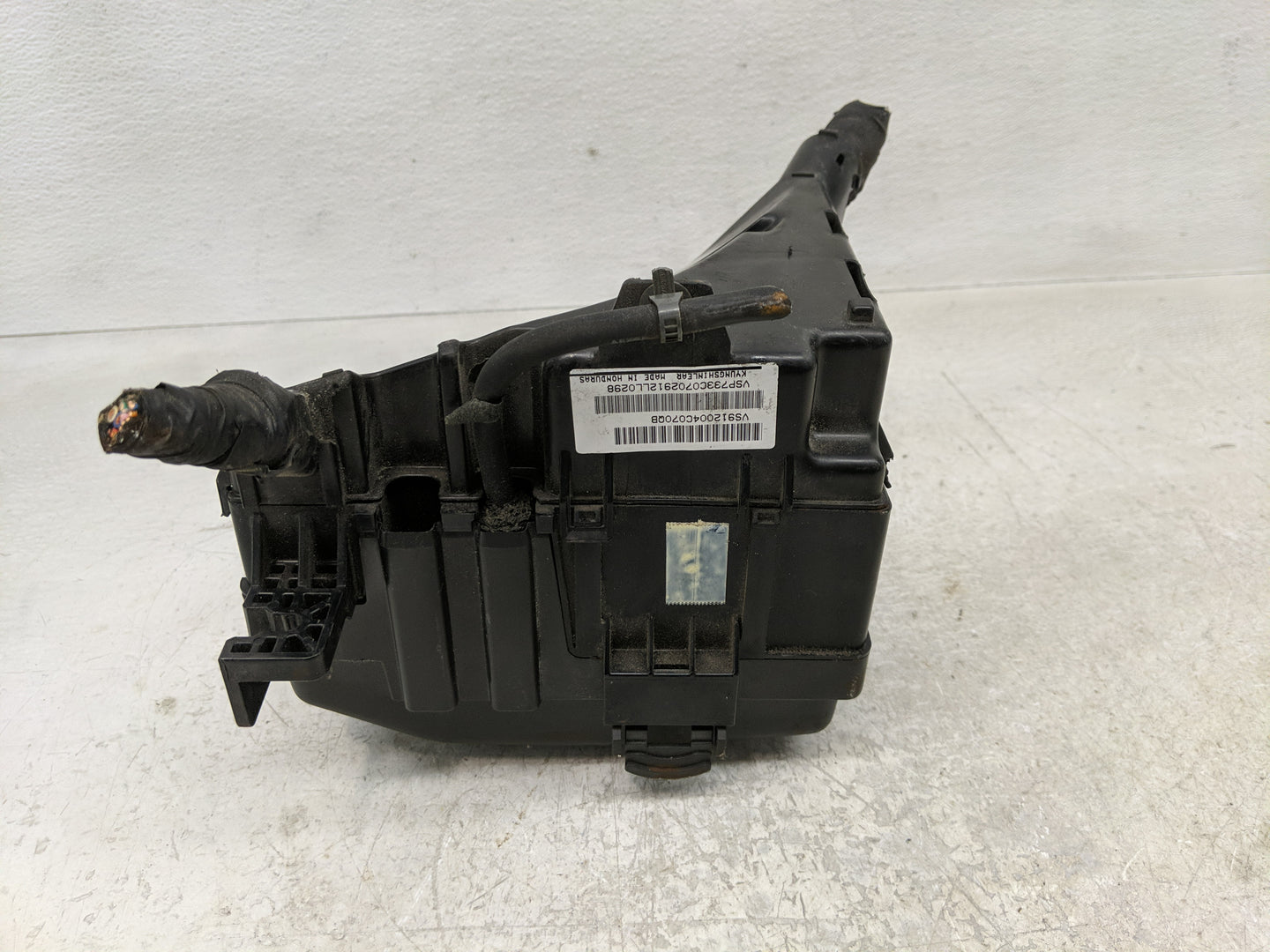 2011-2013 Kia Optima Fusebox Fuse Box Panel Relay Module P/N:912004C070QB Fits Fits 2011 2012 2013 OEM Used Auto Parts - Oem