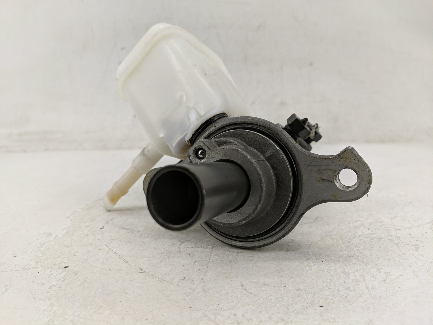 2011-2015 Kia Optima Brake Master Cylinder - Oemusedautoparts1.com