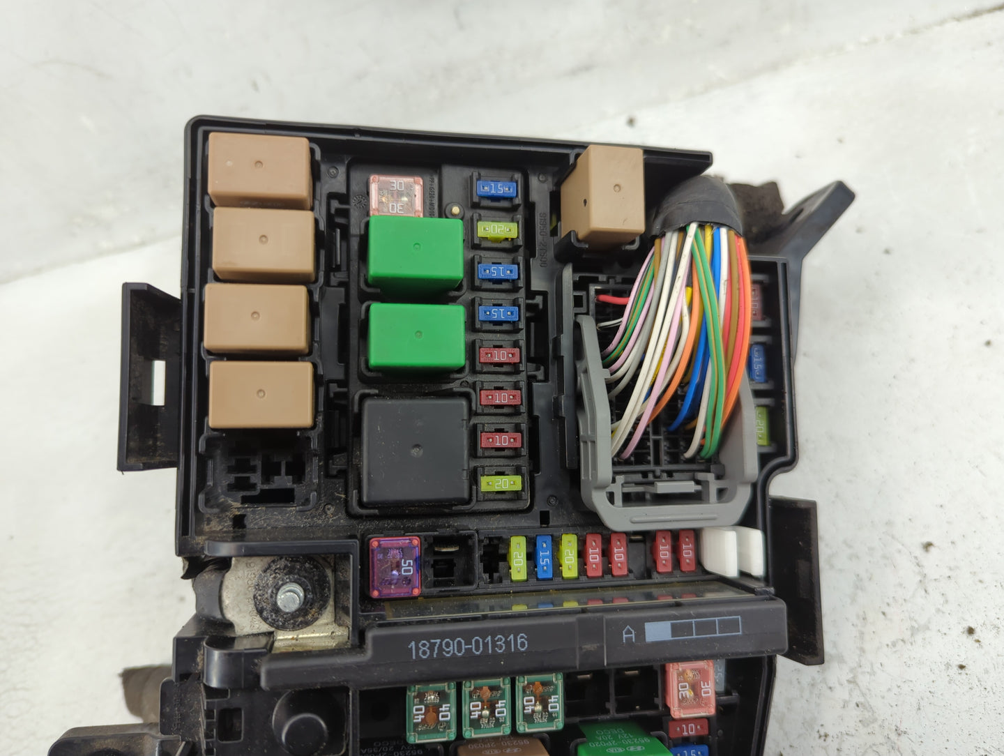2011-2013 Kia Optima Fusebox Fuse Box Panel Relay Module P/N:91950-2T731 Fits Fits 2011 2012 2013 OEM Used Auto Parts - Oemu