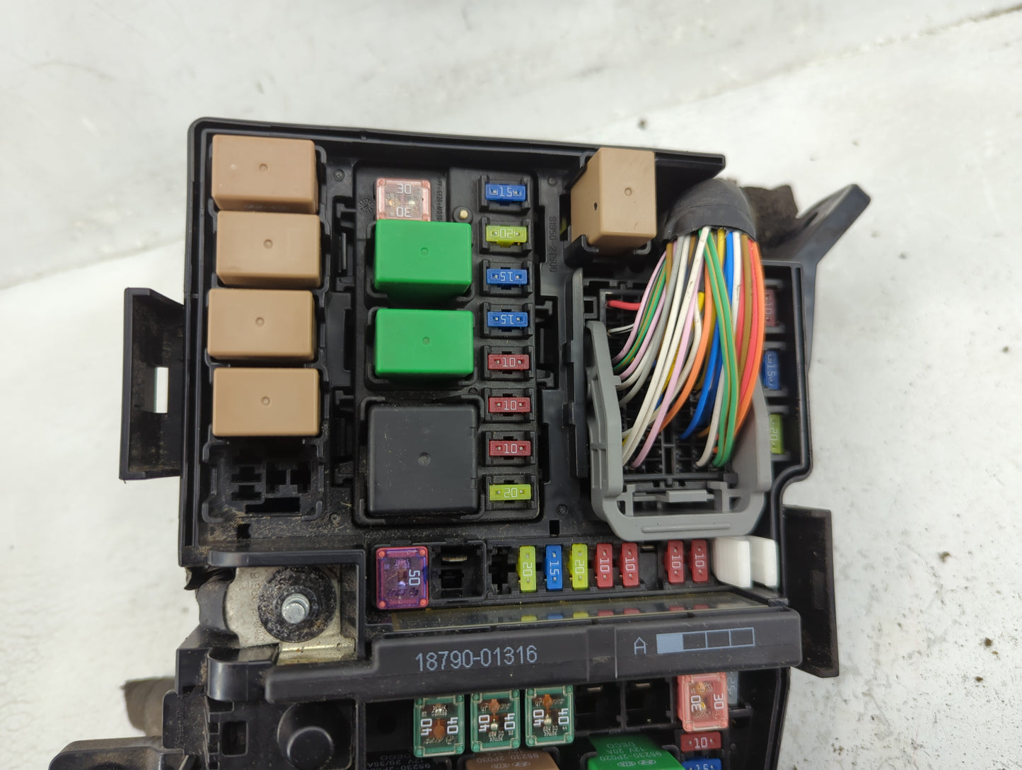 2011-2013 Kia Optima Fusebox Fuse Box Panel Relay Module P/N:91950-2T731 Fits Fits 2011 2012 2013 OEM Used Auto Parts - Oemu
