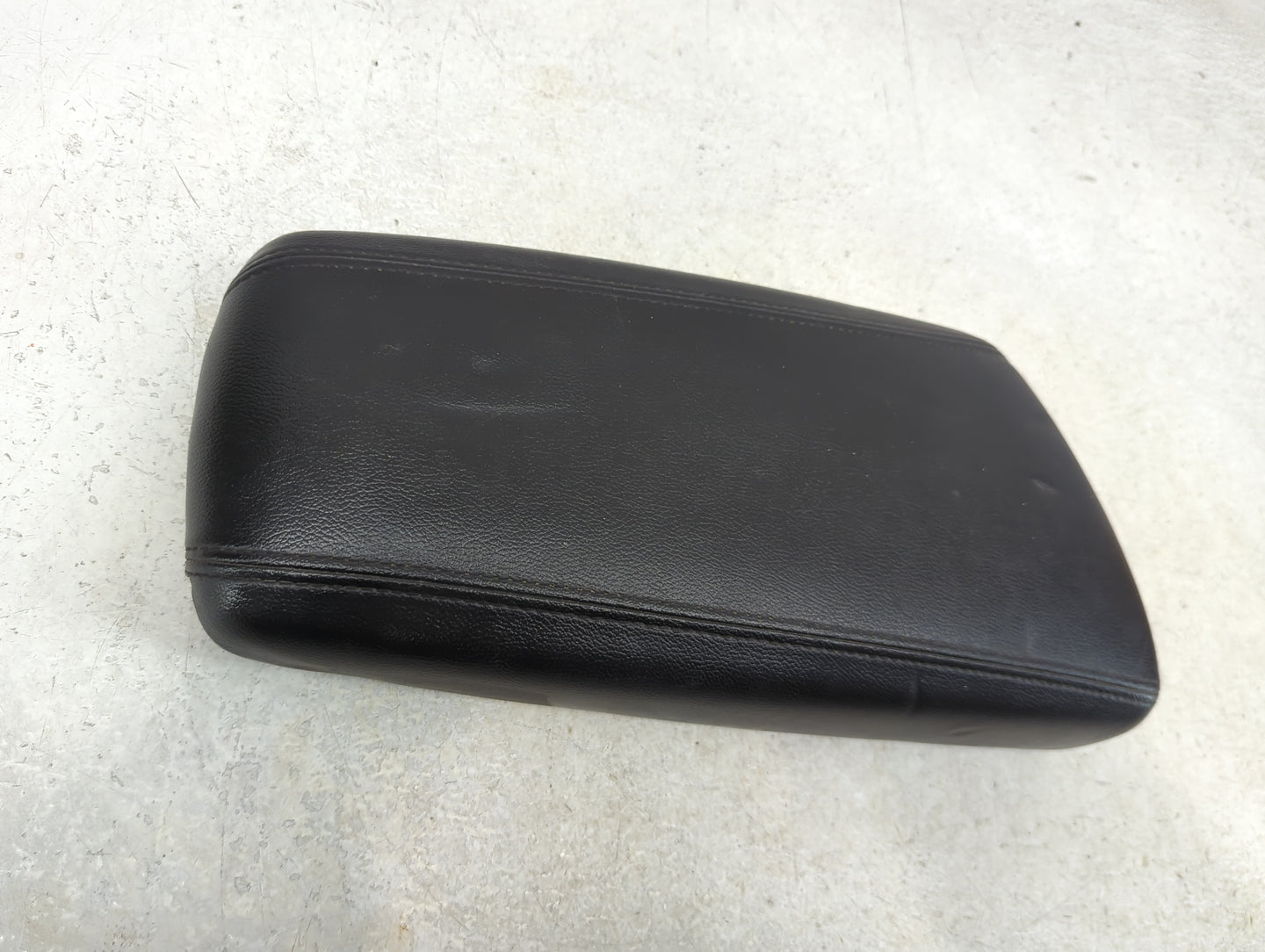 2013 Kia Optima Center Console Armrest Cover Lid Fits OEM Used Auto Parts - Oemusedautoparts1.com