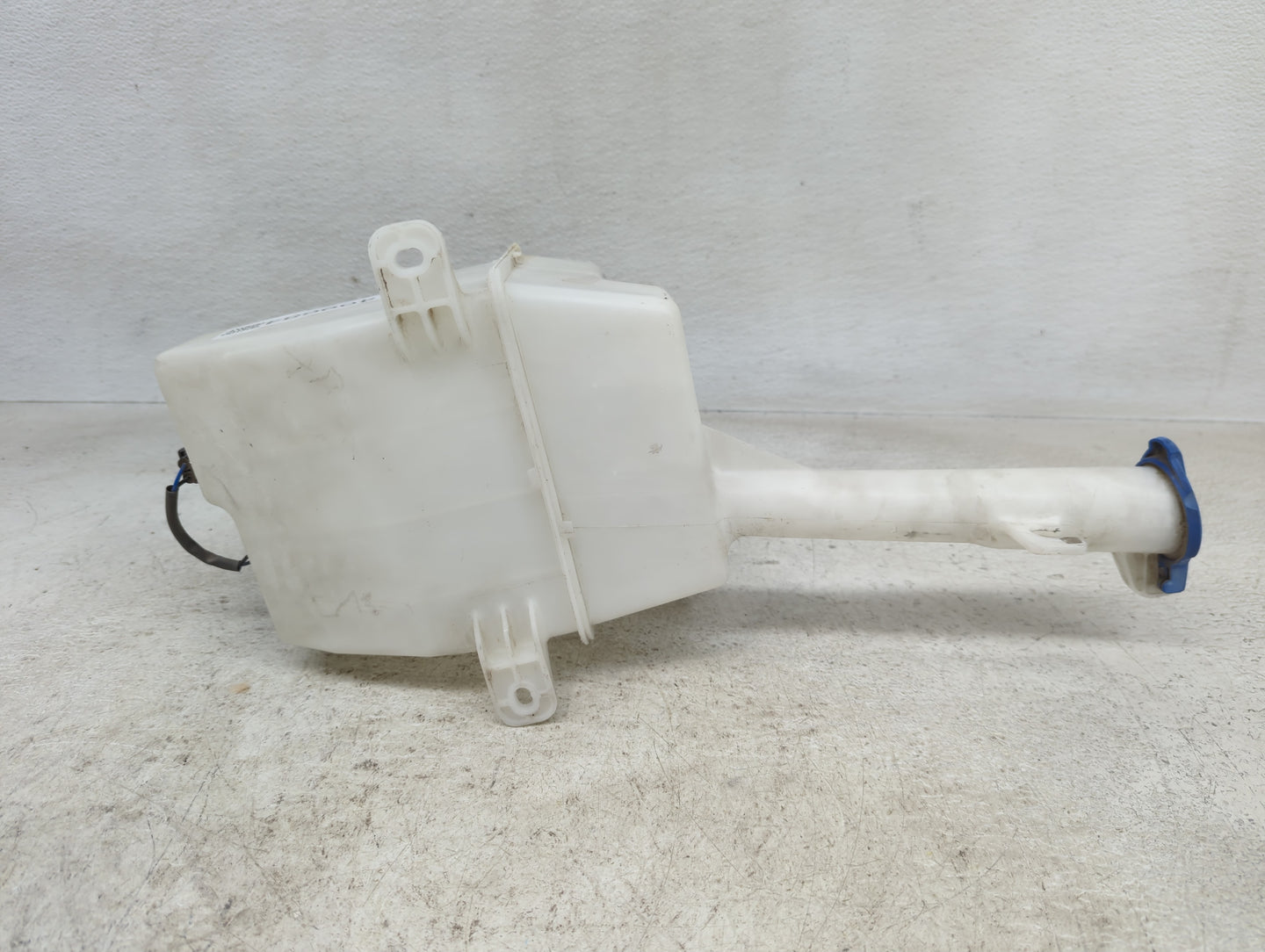 2011-2015 Kia Optima Windshield Washer Fluid Reservoir Bottle Oem - Oemusedautoparts1.com