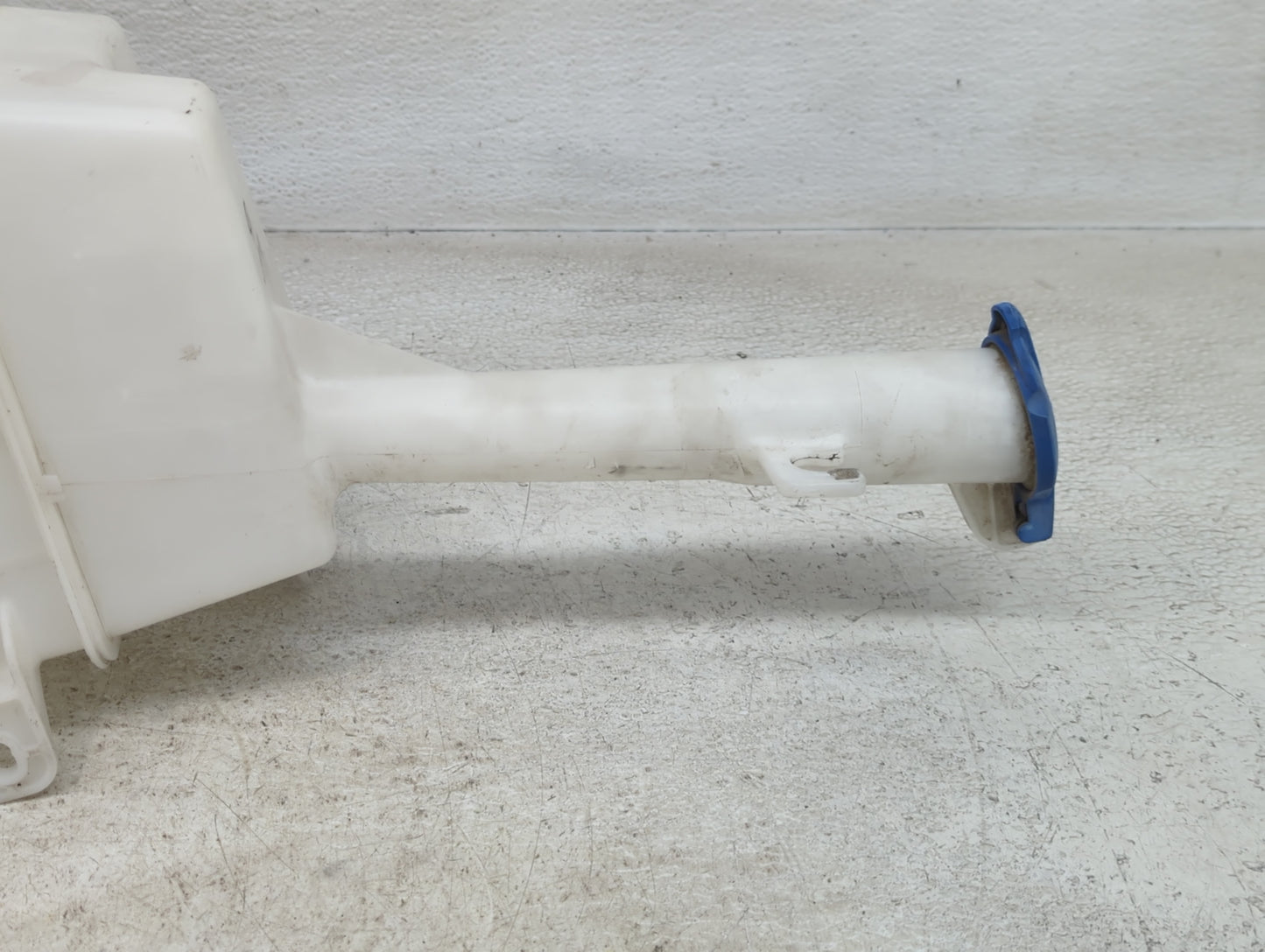 2011-2015 Kia Optima Windshield Washer Fluid Reservoir Bottle Oem - Oemusedautoparts1.com